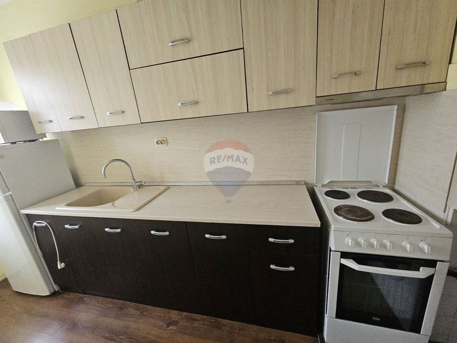 Четиристаен апартамент под наем, Окръжна болница