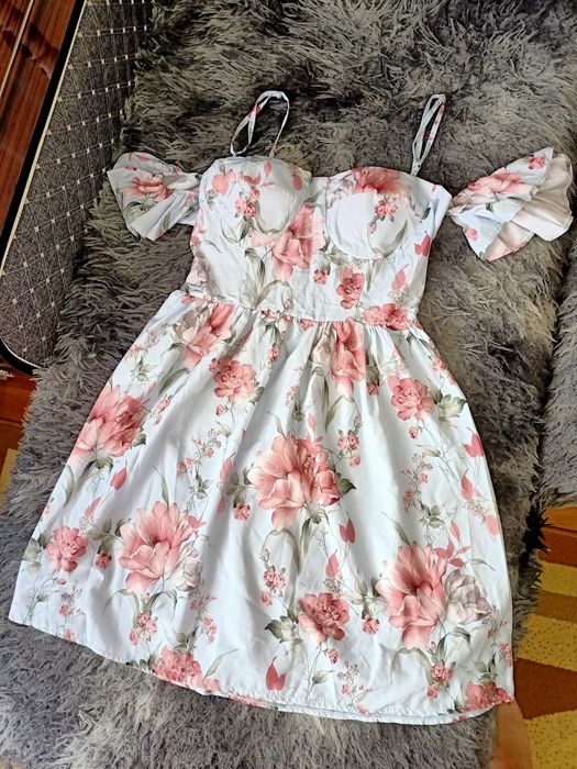 Платья, брюки, блузки