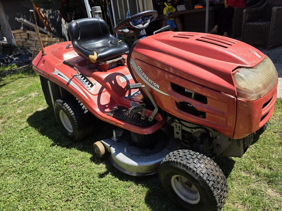 Tractoras tuns iarba MTD Celebration jn200