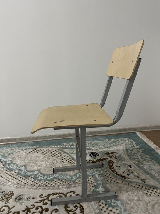 Продам стулья от парты