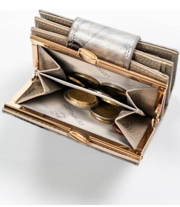 Дамско портмоне Peterson