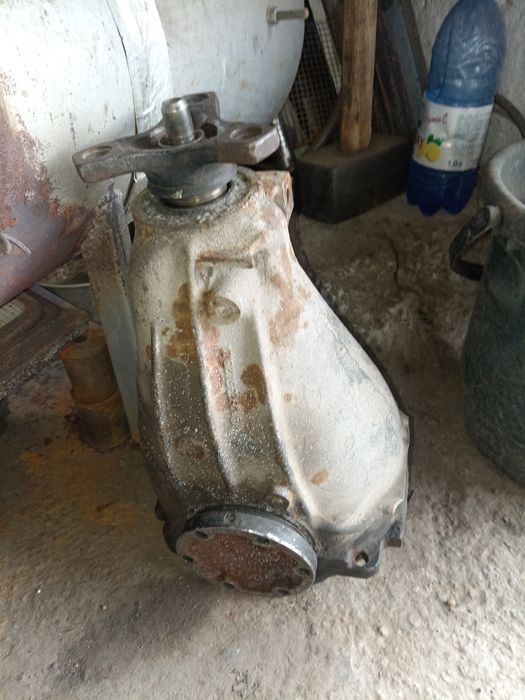 Продам пружины редуктор на мерседес 124