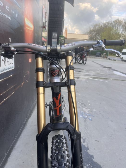 Yt tues 2017 carbon