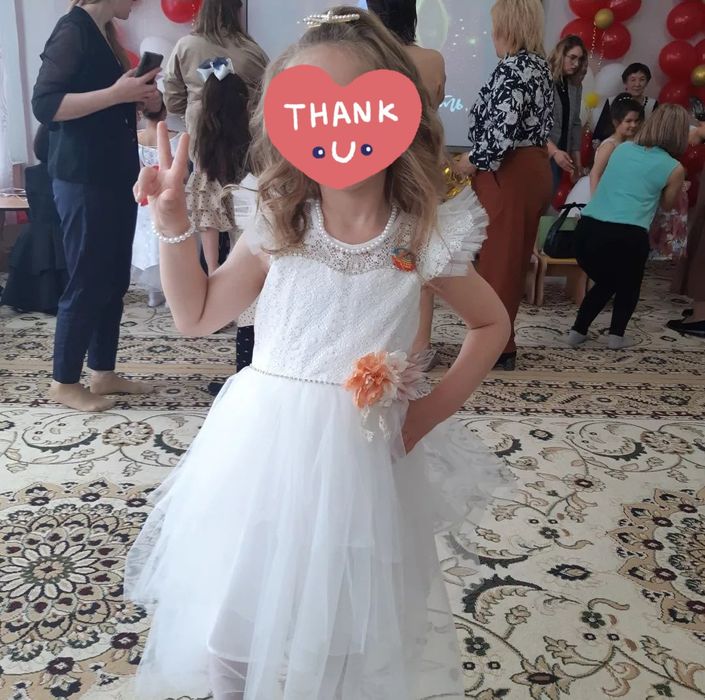 Продам красивое платье для девочки