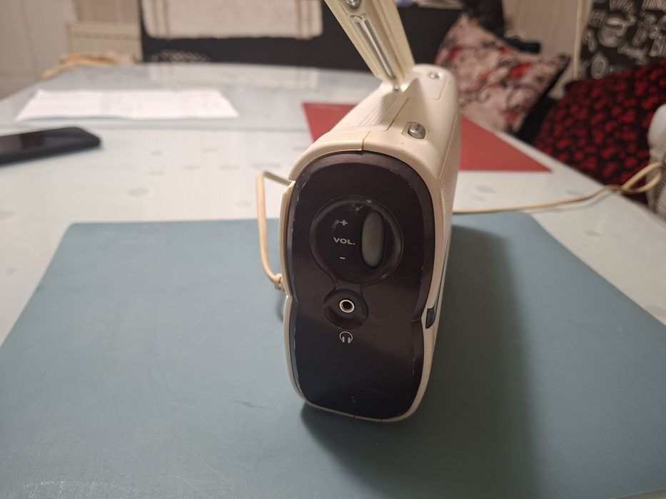 Radio mic Grundig, scala radio cu 3 benzi, inclusiv Antena Satelor, sunet puternic