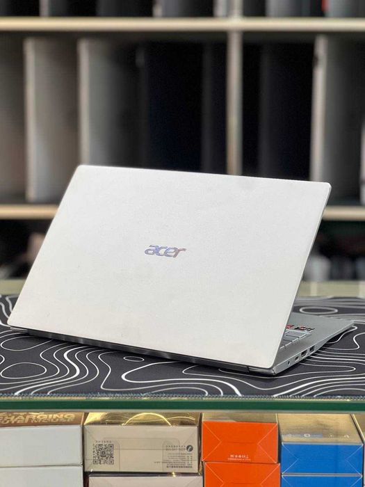 Acer Swift Amd R7 4700U DDR4 8GB SSD 256GB Display 14'0 FHD Ips