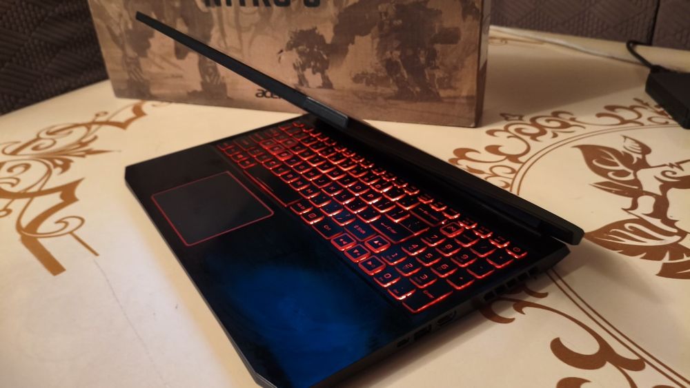 Продам игровой ноутбук Acer nitro 5