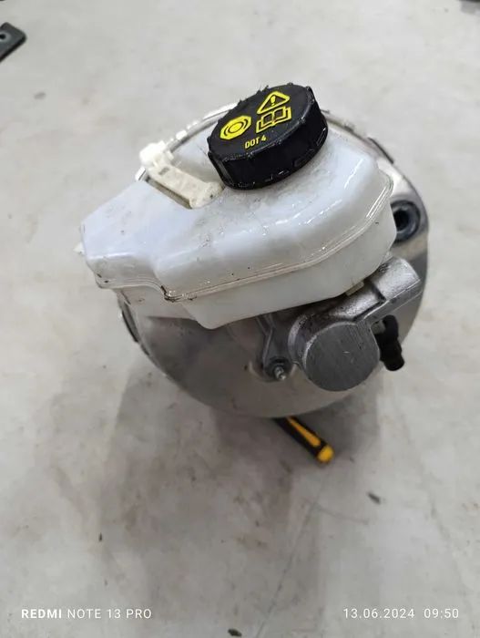 Pompa servofrana Land Rover Range Rover Velar L560 2017-2022