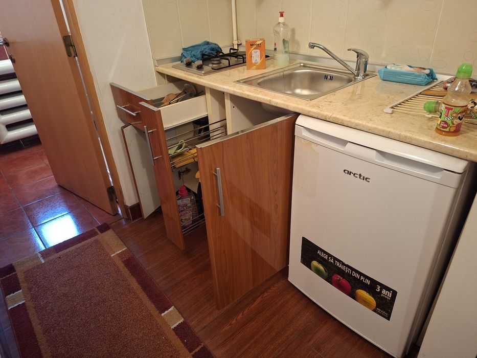 Mobilă bucătărie completă cu electrocasnice, funcțională 1.6m