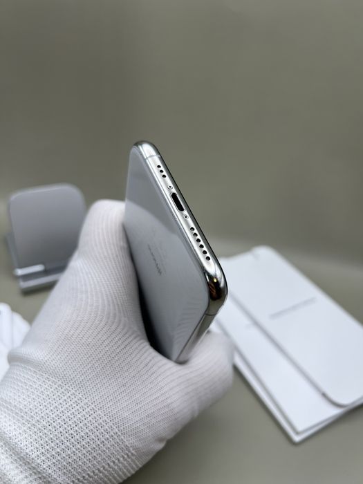 iPhone Xs, iCloud, Silver, КАТО НОВ, НА ЧАСТИ!