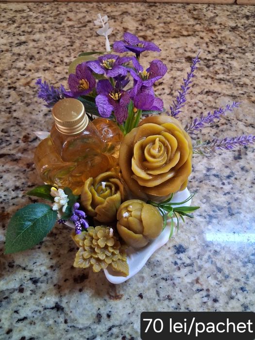 Aranjamente cu miere și lumânări decorative din ceară naturală de albi
