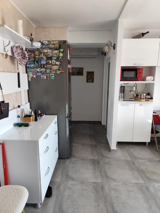 Vând apartament cu 2 camere decomandat, situat pe Strada Soveja
