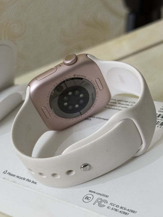Apple Watch Series 10 42mm Rose gold