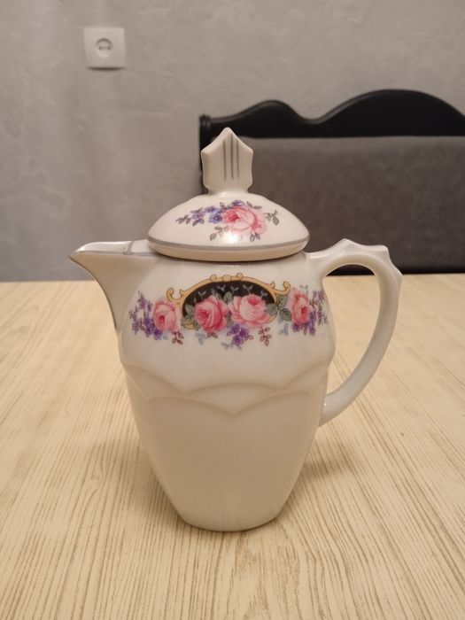 Молочник с двух разных сервизов