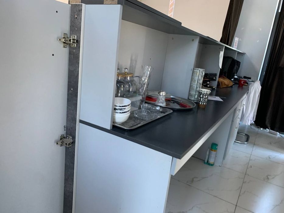 Bar sotiladi [[Kampuyter va Playstation]]