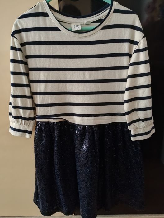 Rochie Gap cu paiete 6-7ani Nou cu eticheta