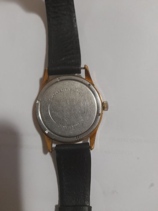 Vând ceasuri mecanice Raketa calendar, Wostok și Slava.