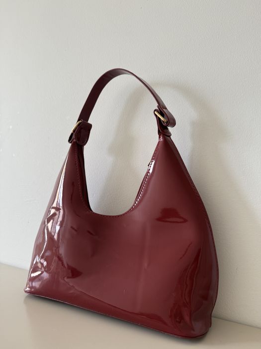 Чисто нова червена бордо лачена чанта