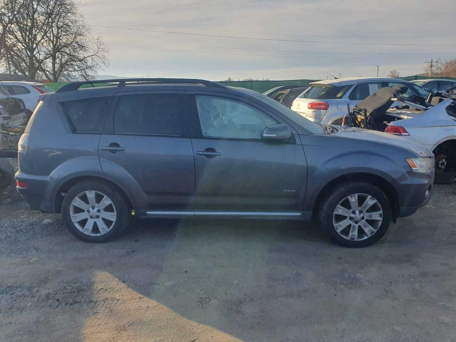 Dezmembrez Mitsubishi Outlander 2 GX 4 DI-D 2.2D 2011