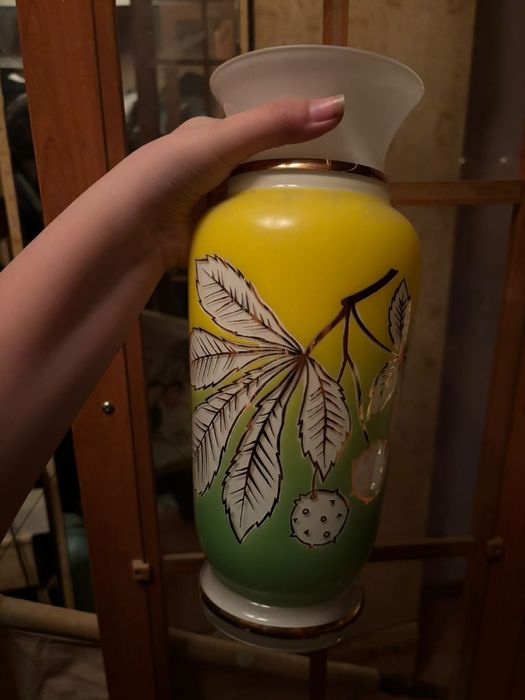 Продам цветную цветочную вазу