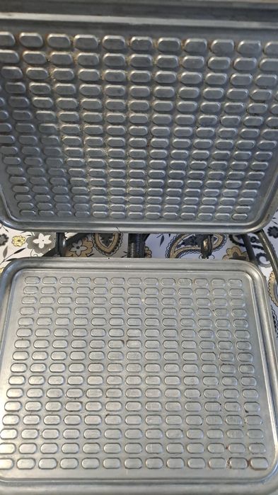 Продам советскую вафельницу