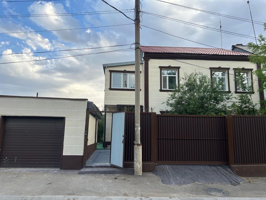 продам 2-х уровневый коттедж