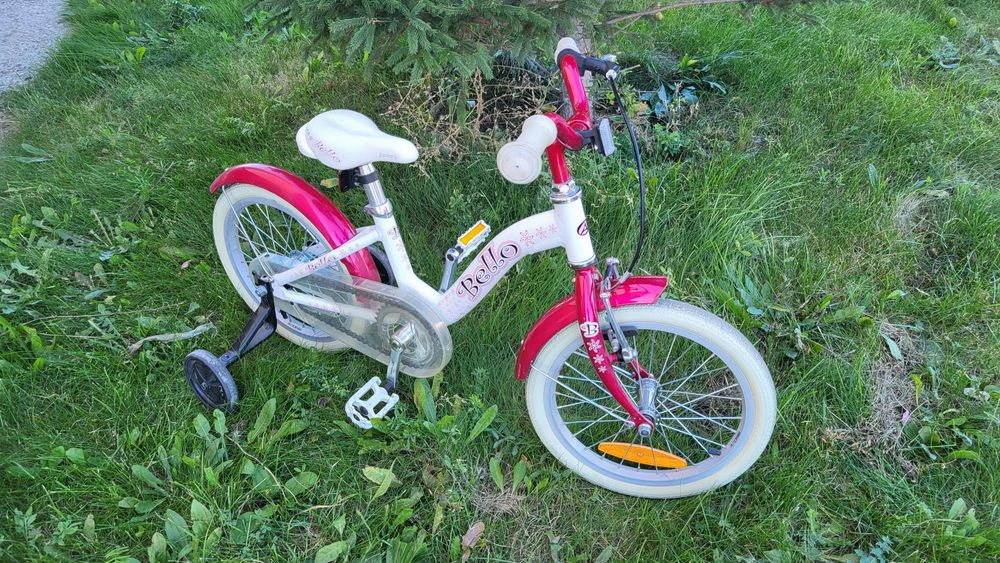 Велосипед детский для девочек. Состояние отличное.