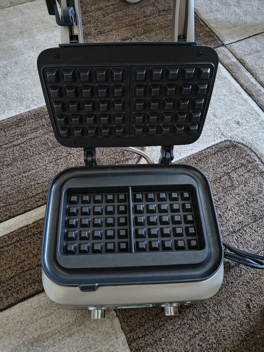 Vând Smart waffle SAGE
