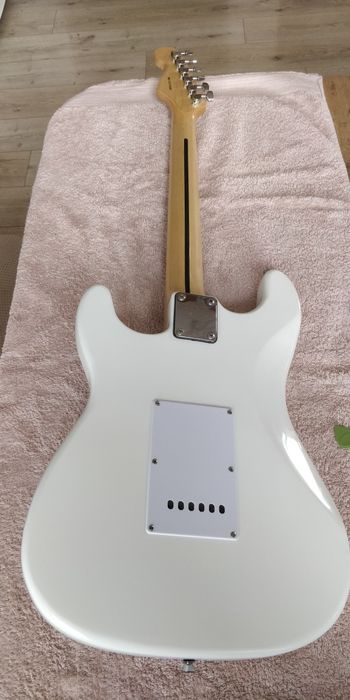 Электрогитара Fender Stratocaster