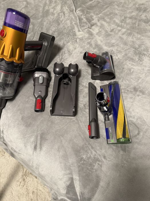 Dyson V12 DT  Absolute