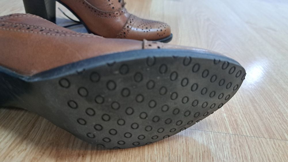 Дамски обувки от естествена кожа