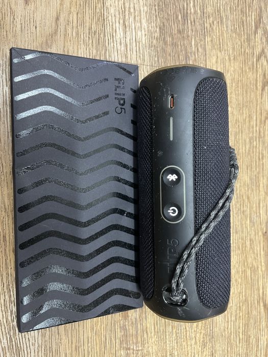 Продам колонку jbl в хорошем состояний