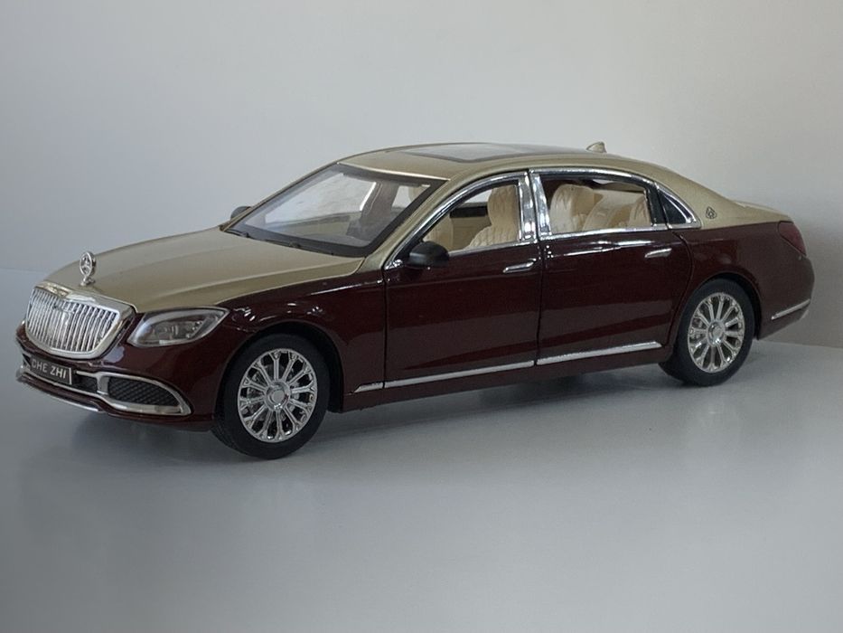 Modelka Mercedes-Benz Maybach S600 1:24