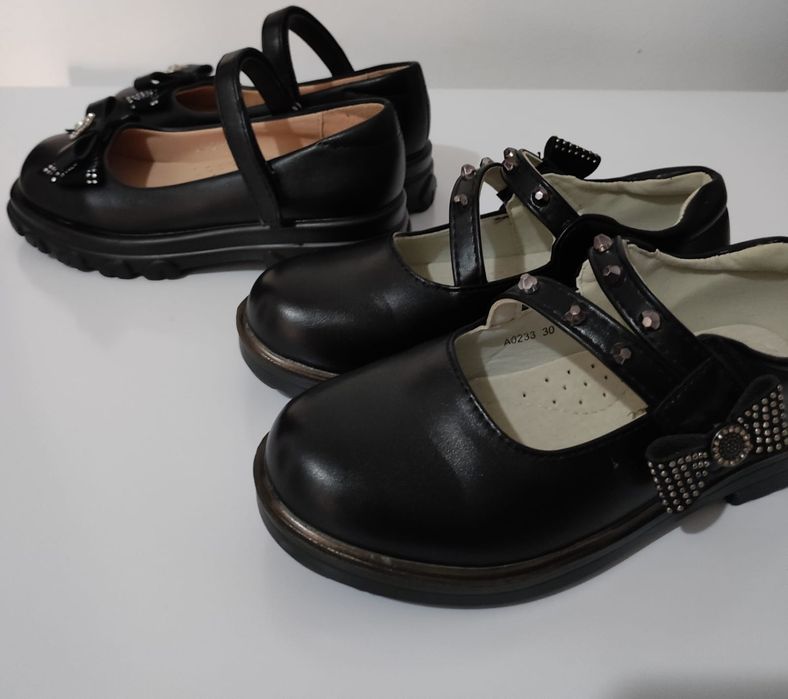 Продам две пары туфель