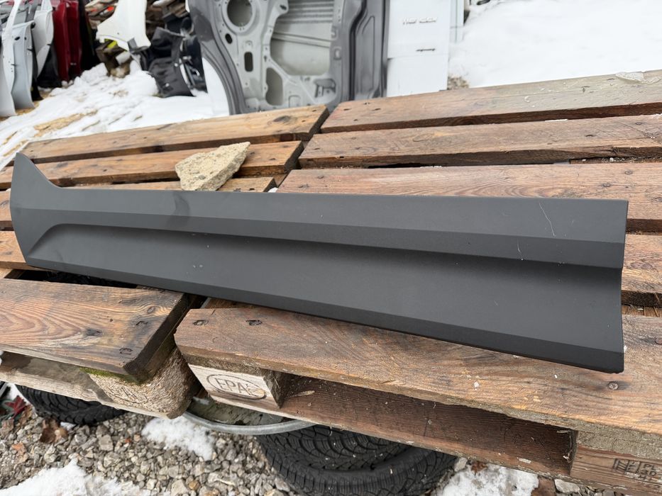 Лайстна врата Volvo XC40