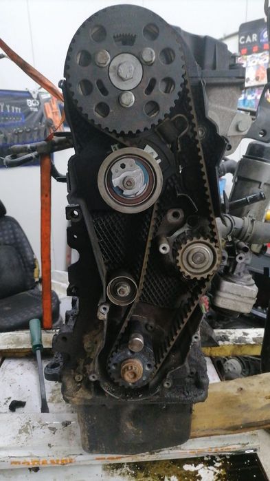 Service auto mobil-Reparatii direct la domiciliu-Tractare platforma