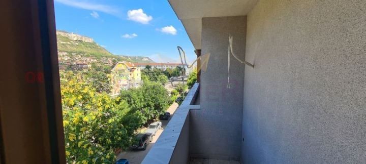 Продава се Четиристаен апартамент в Провадия - 140 кв.м за 438 €/кв.м - Снимка #9