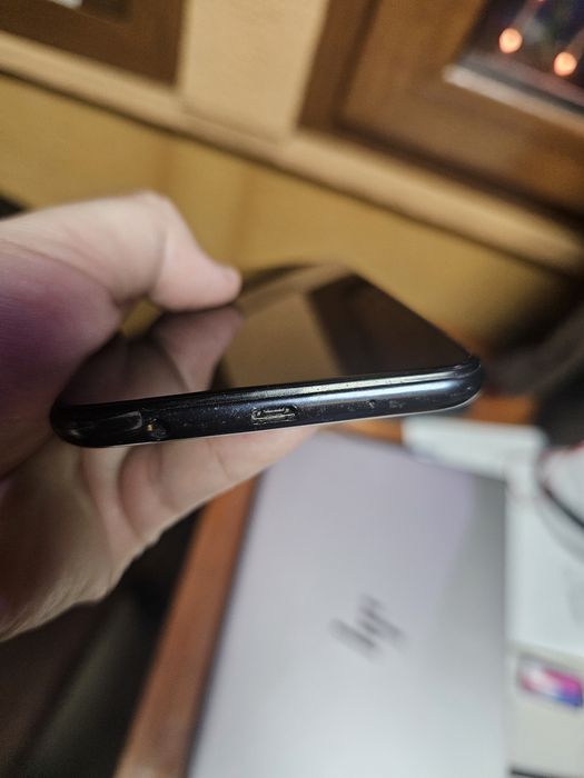 Телефон Samsung  galaxy A10 32GB кутия зарядно кабел ТОП