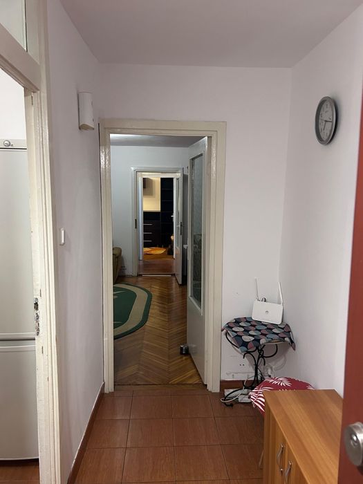 Inchiriez apartament cu 2 camere