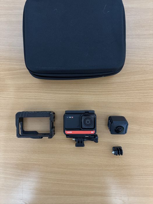 Продам модульную экшен камеру Insta 360 One R