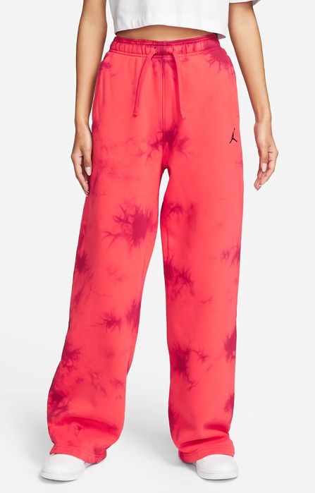 Дамскo Памучнo Долнище Air Jordan

Чисто нов без етикети. 

Размер S