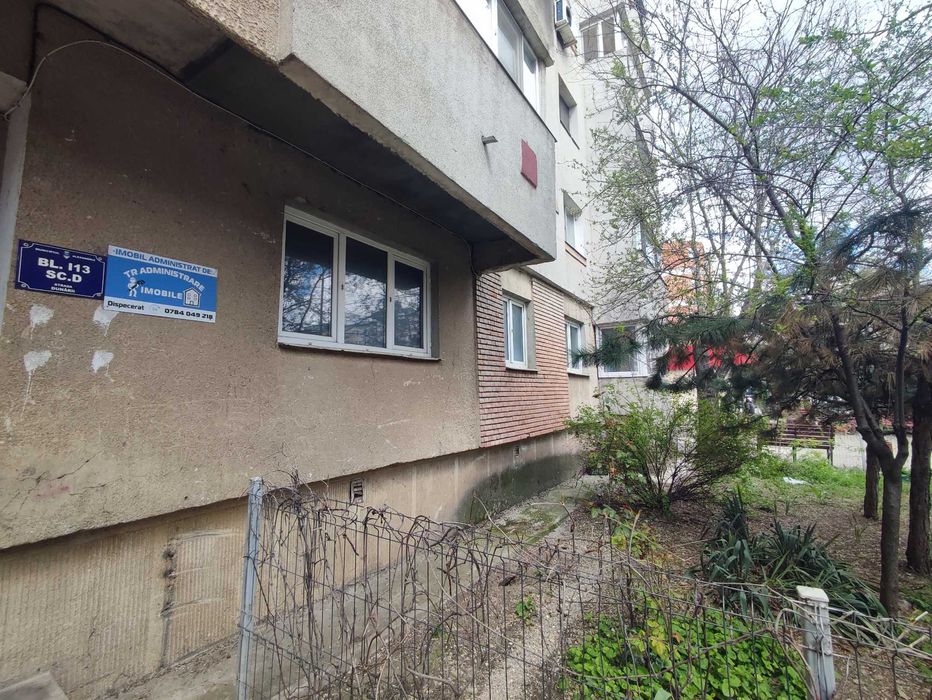 Apartament 3 camere de vânzare