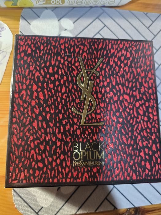 Black Opium  Yves saint laurent
