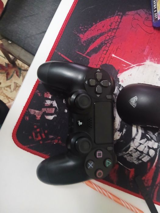 PS4 Slim 500GB - идеальное состояние