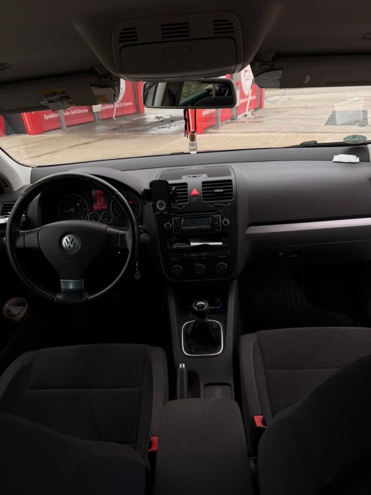 Vând Volkswagen Golf V 1.9 TDI 105 CP – întreținut, proprietar