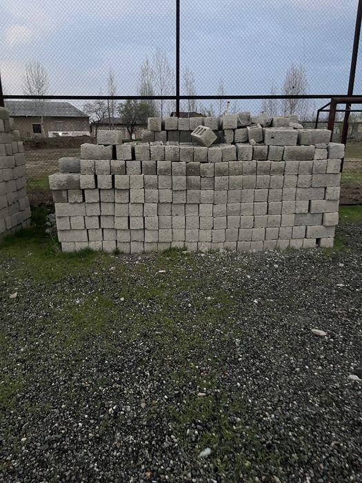 Shlaka blok sotiladi, 2,500 sum.