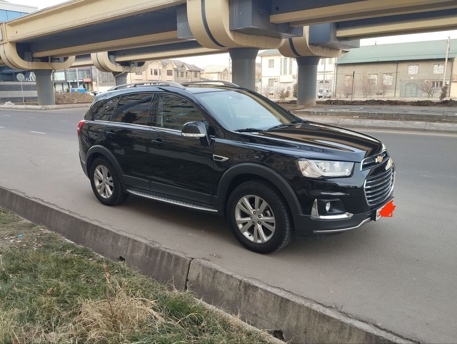 Captiva 4 qora 2.4 matorli