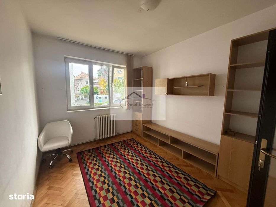Apartament 4 camere-Piata Cipariu pentru birou sau locuit