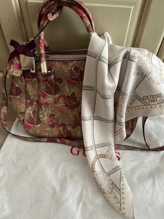 Guess чанта и шал