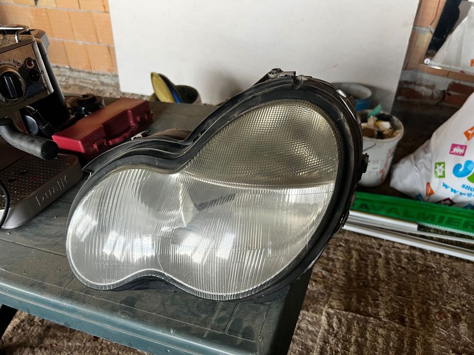 Оригинални фарове за Mercedes C-Class W203 – Комплект